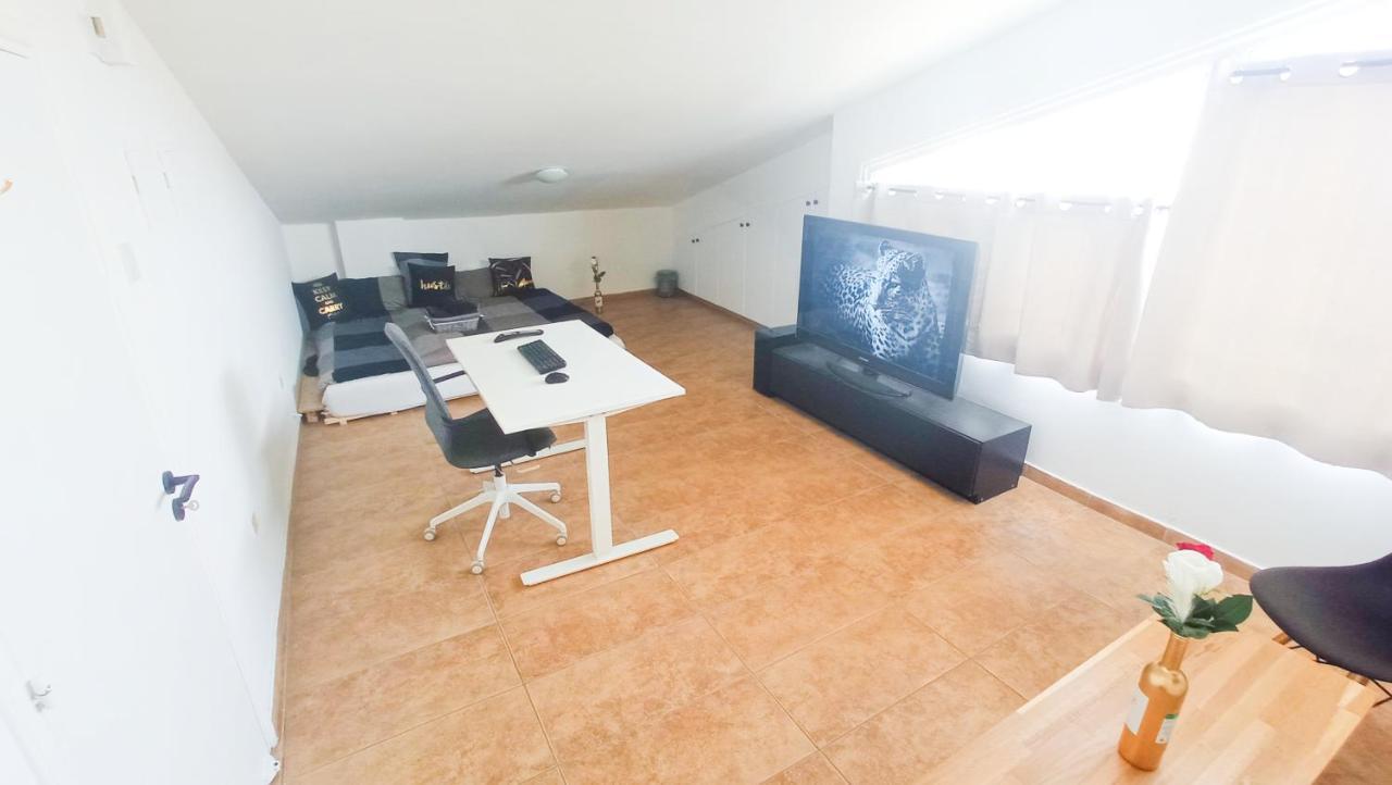 Luxury Maisonette Apartment -Sea View, Netflix, Gym- 5 Min From Beach Ларнака Экстерьер фото